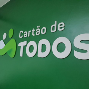 Logomarca Parede Cartão de Todos 
 PVC
 2,0 m