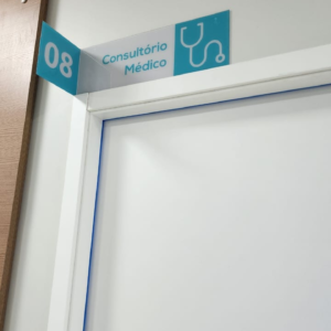 Placa Porta Amor Saúde 
 PS LEITOSO 2MM com dobra
